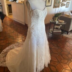 Casablanca Bridal Elegant Lace Wedding Dress